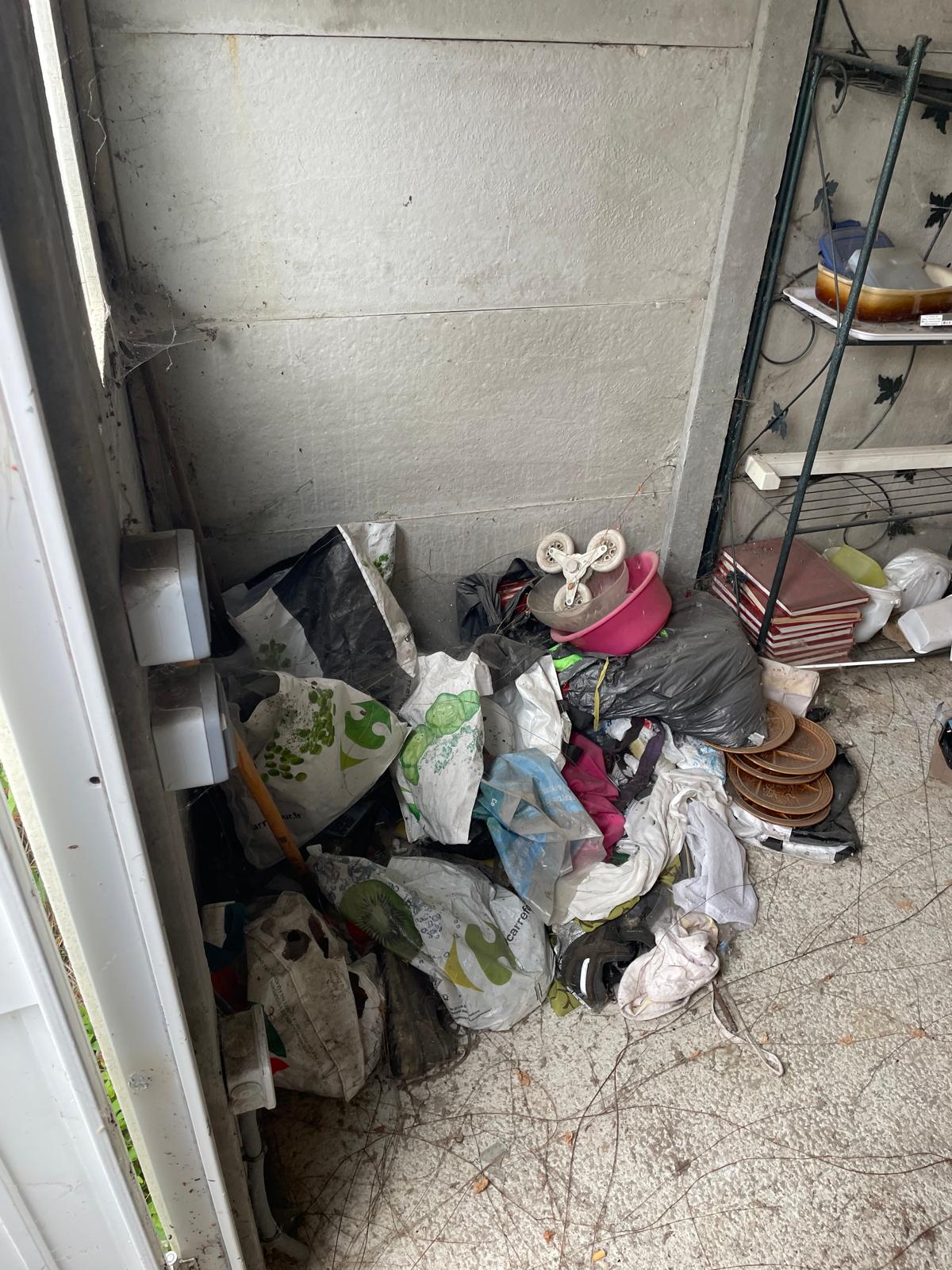 Comment traiter le cas d’une maison de famille restée fermée pendant des années avant un décès ? IMG 20250731 WA0024